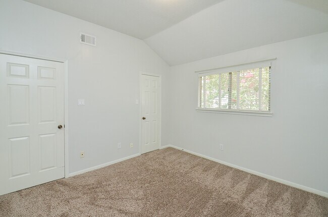 Building Photo - 6310 Oakburl Ln