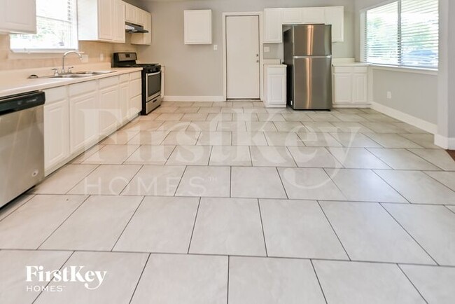 Building Photo - 3843 Buckhurst Dr