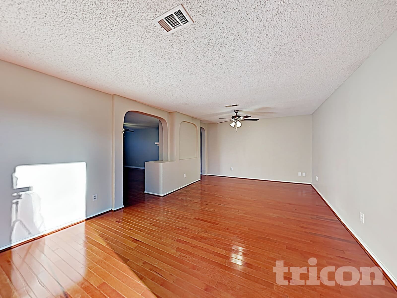 Building Photo - 2036 Talon Dr