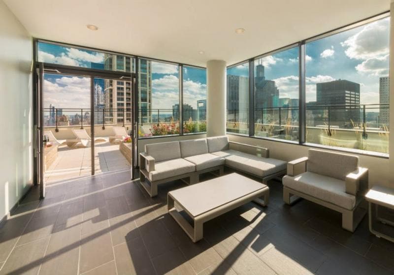 Building Photo - 76 E Lake St