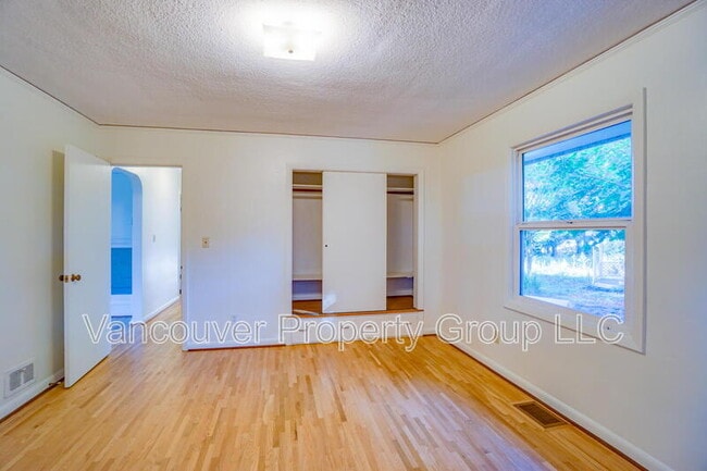 Building Photo - 8709 NE 63rd St