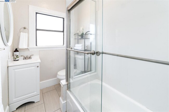 Building Photo - 3027 Filbert St