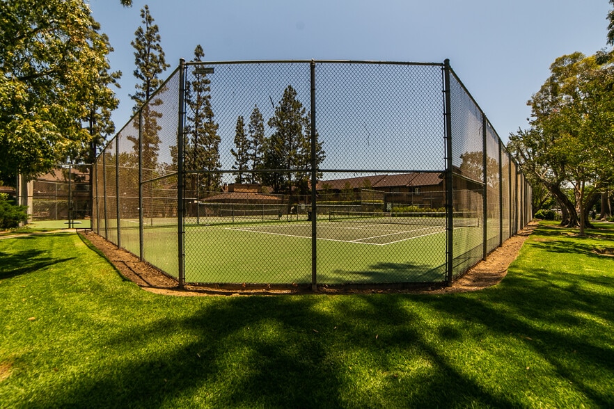 Building Photo - 9743 Reseda Blvd #3