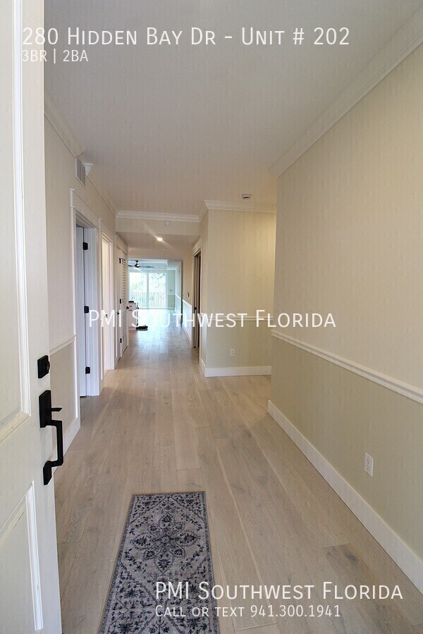 Building Photo - 280 Hidden Bay Dr