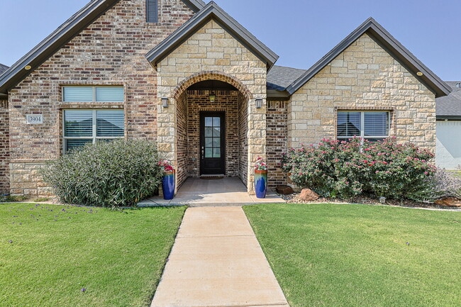 Building Photo - Stunning 4-Bedroom with 3 Full Baths & 3 Car Garage in Charming Brooke Heights!