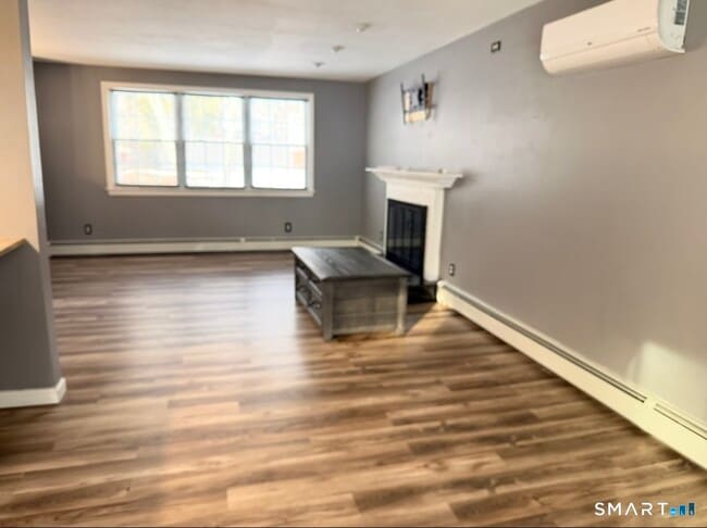 Building Photo - 143 Maple Ave