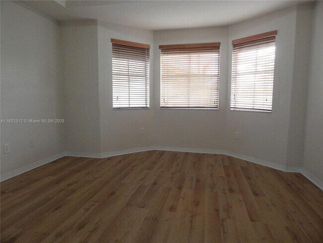 Building Photo - 320 SW 87th Ct