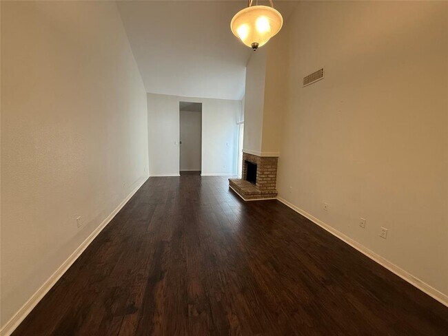 Building Photo - 6401 Deihl Rd