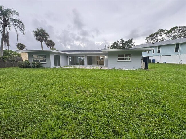 Building Photo - 116 Myakka Dr
