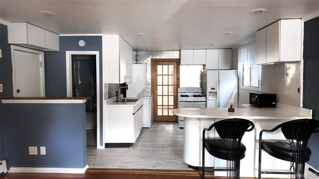 Building Photo - 3249 Barkley Ave