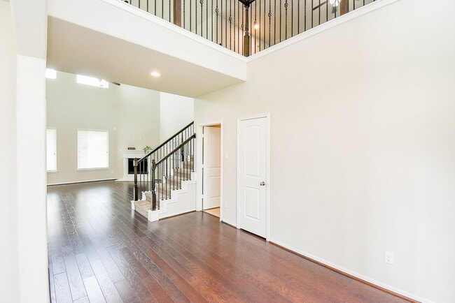 Building Photo - 13906 Manobrook Ct