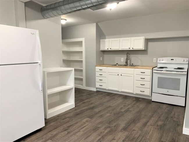 Building Photo - 624/626 Oak Street