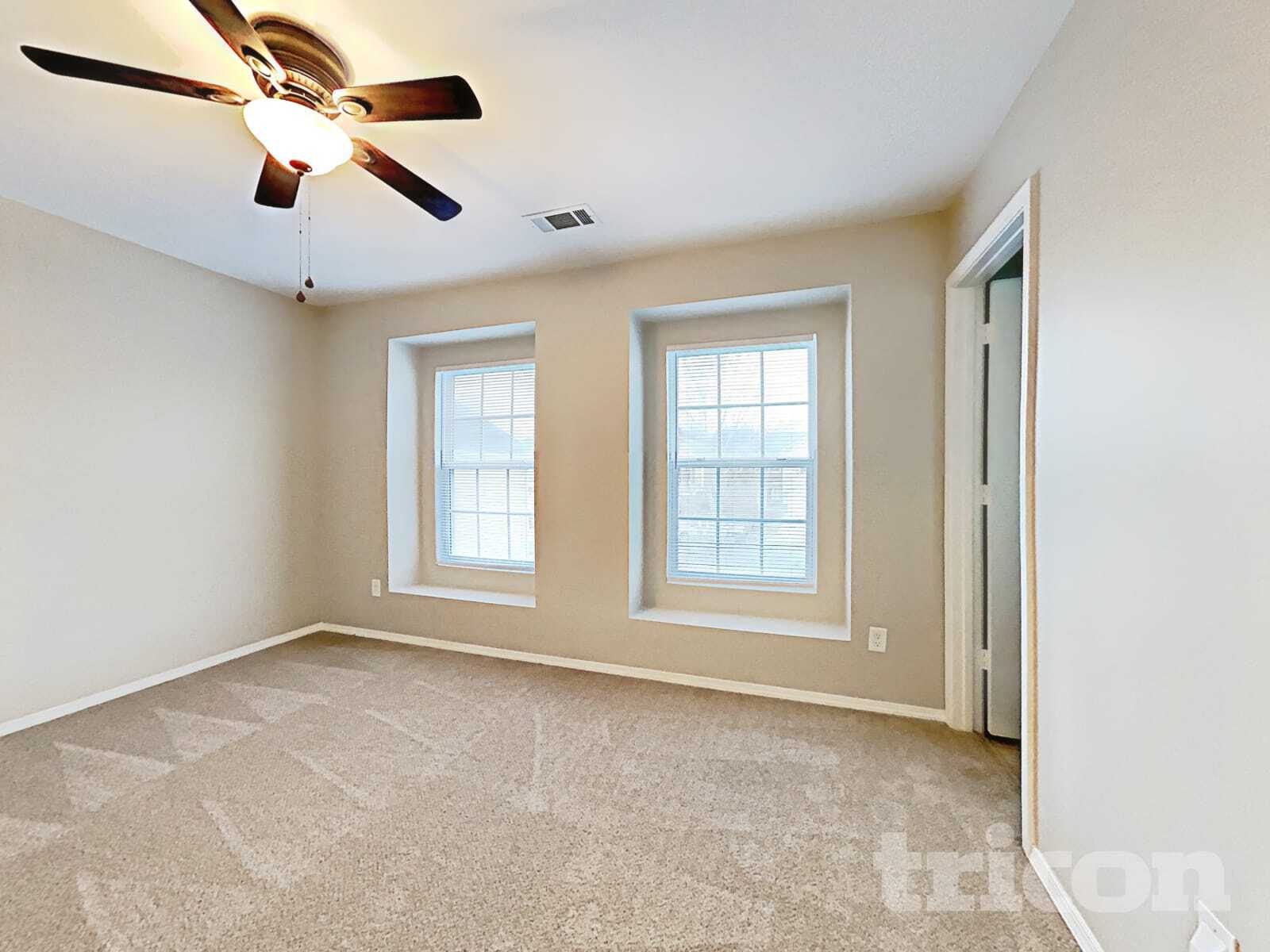 Building Photo - 4560 Stone Mountain Dr