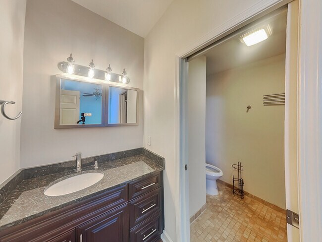 Building Photo - 2161 Peachtree Rd NE