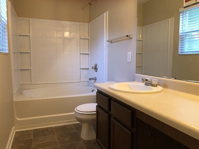 Building Photo - 2665 Pebble Meadow Ln