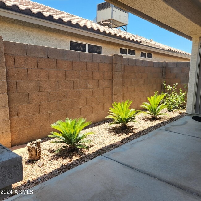 Building Photo - 4825 W Piute Ave