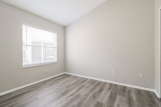 Building Photo - 1005 Brielle Ave