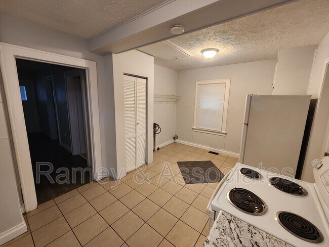 Building Photo - 1490 Clara Ave