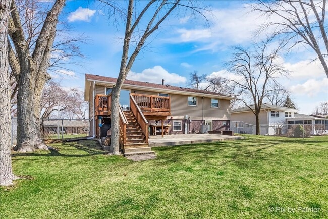 Building Photo - 930 Cornell Ln