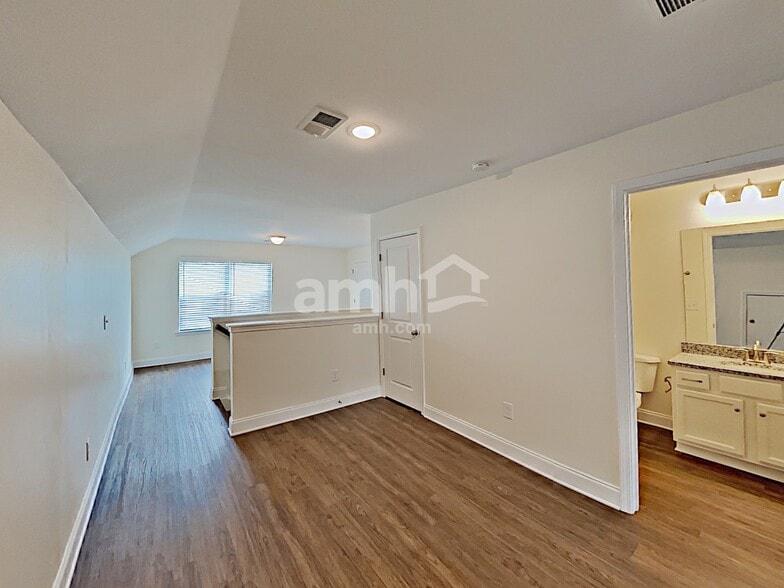 Building Photo - 6524 Atlantic Bch Ave
