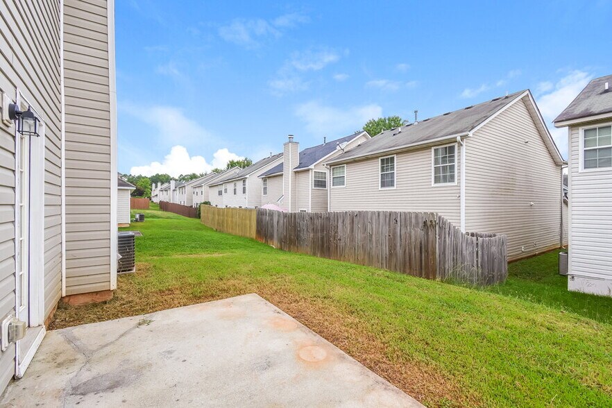 Building Photo - 310 Barshay Dr