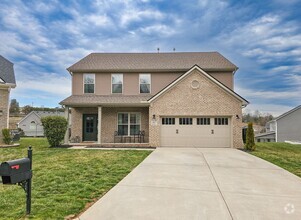 Building Photo - Knoxville 37932 - 4 bedroom 2.5 bath home ...