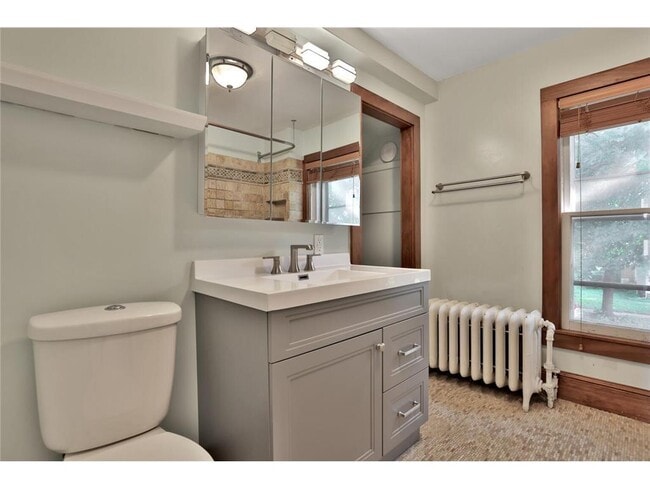 Building Photo - 2122 Temple Ct