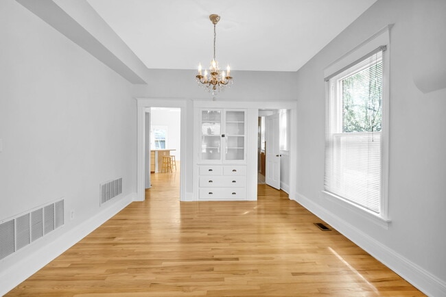 Building Photo - 1036 S Race St