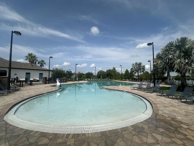 Building Photo - Available for July move-in!