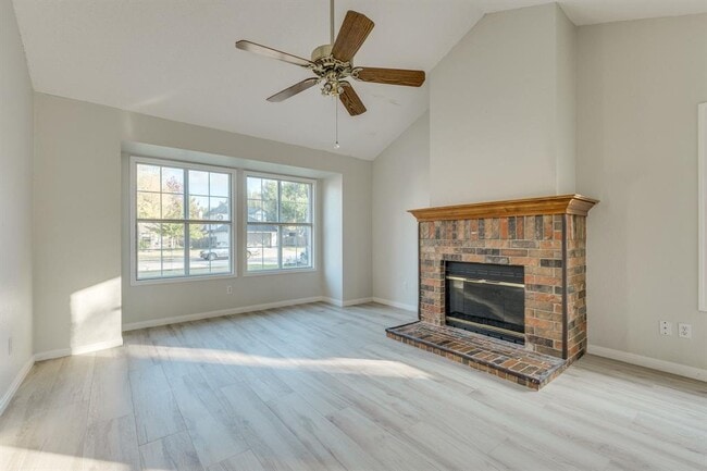 Building Photo - 2304 Willow Way