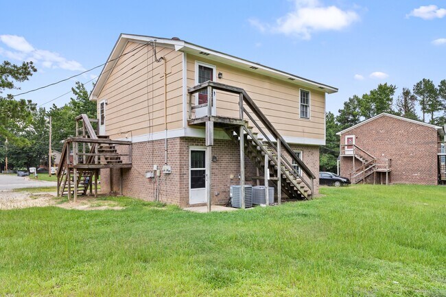 Building Photo - 1403 Sportsman Trail