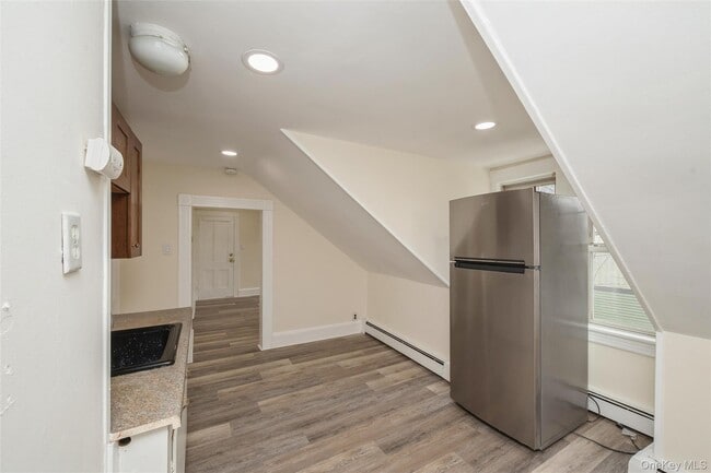 Building Photo - 36 Tyler Ave