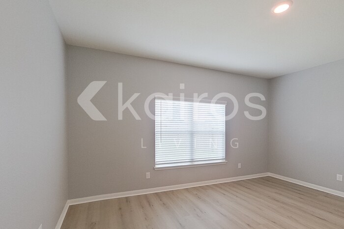 Building Photo - 10722 Hillside Creek Dr