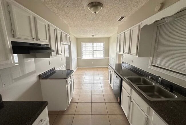 Building Photo - MOVE IN READY NOW!!’