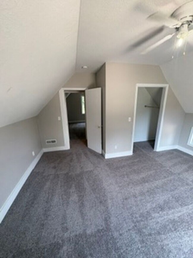 Building Photo - 4 bedroom single family home in Peoria for Rent