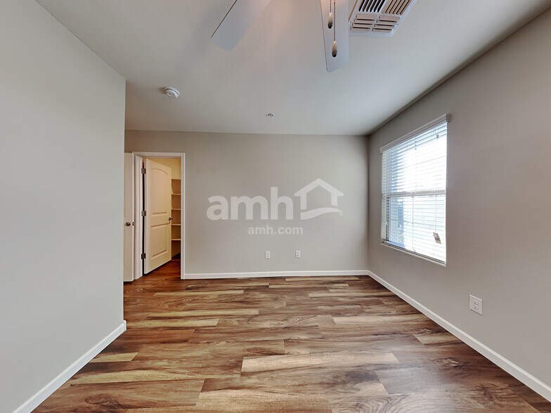 Building Photo - 20789 W Thomas Rd