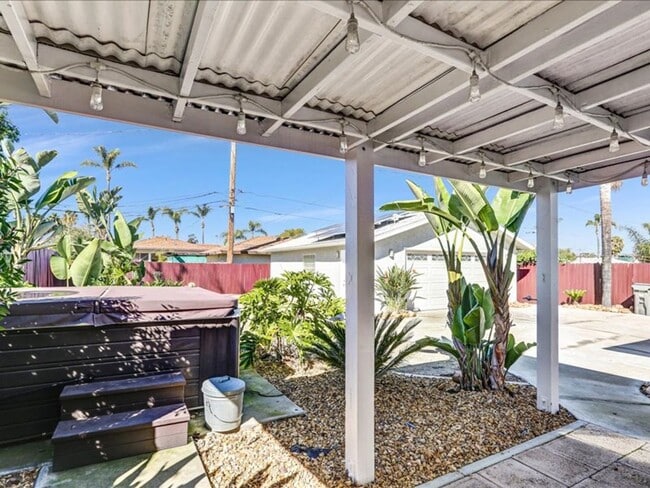 Building Photo - Spacious 4 Bed, 2 Bath Home in La Mesa with Detached Garage!