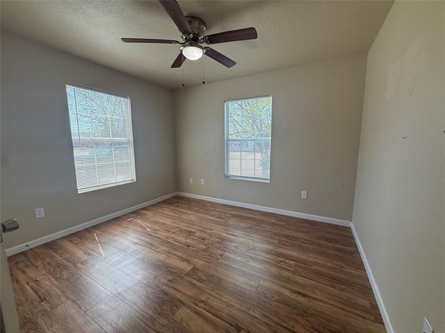 Building Photo - 733 S Crockett Dr