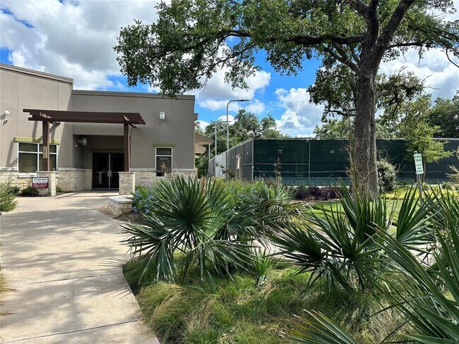 Building Photo - 7840 Portland Trail