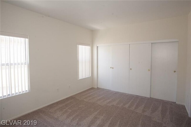 Building Photo - Unfurnished 2 Bd / 2 Ba Condo in a Beautif...