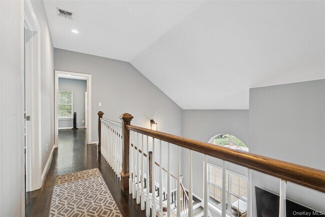 Building Photo - 138 North Rd