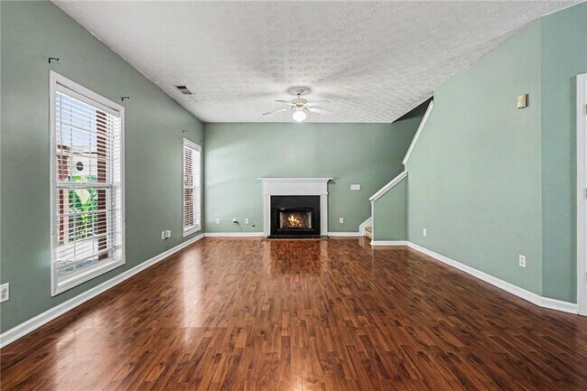 Building Photo - 375 Clairidge Ln SW