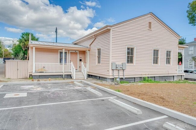 Building Photo - 1403 Jefferson St