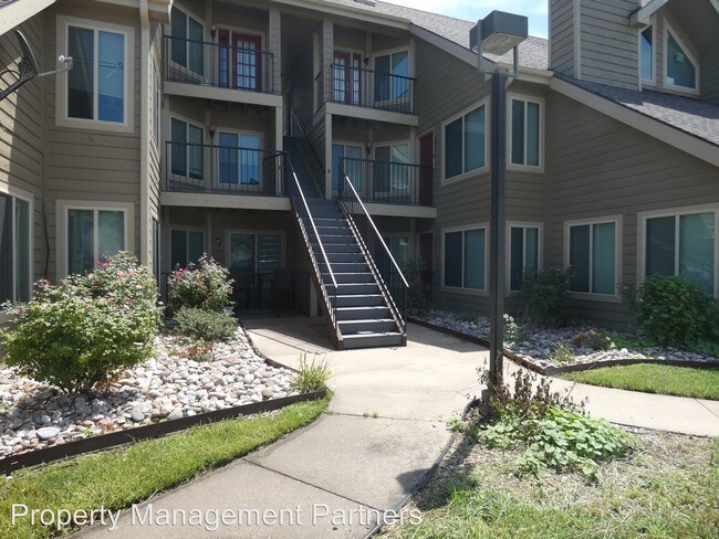 Building Photo - 2 br, 1 bath House - 10011 E Boston #104