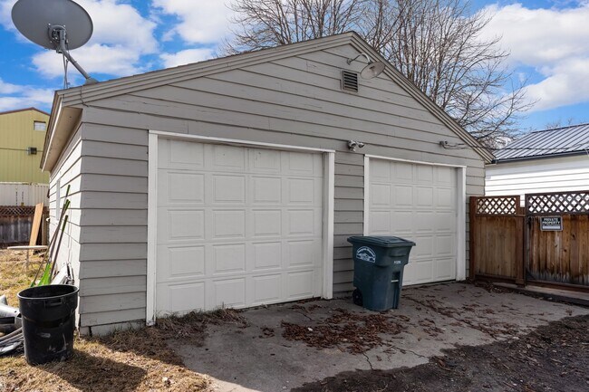 Building Photo - Charming Bungalow in Evergreen