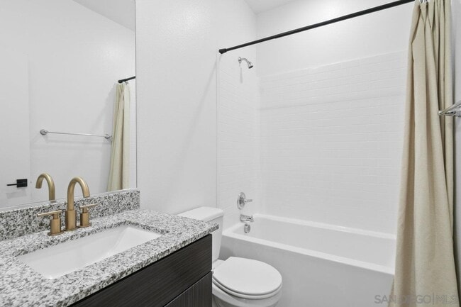 Building Photo - 5212 Beachfront Cove