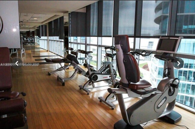 Building Photo - 900 Biscayne Blvd