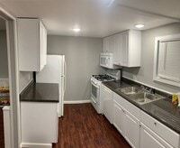 Building Photo - SR 398-400 Sunset Dr