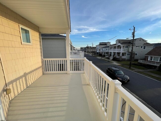 Building Photo - 13 S Kenyon Ave