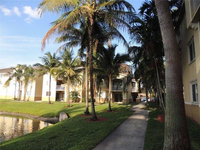 Building Photo - 2600 S University Dr